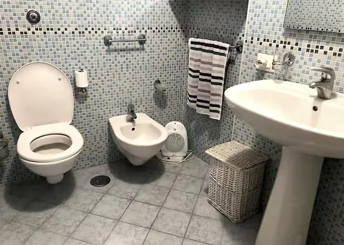 ゲストハウス Comodo E Silenzioso Bilocale In Centro Citta